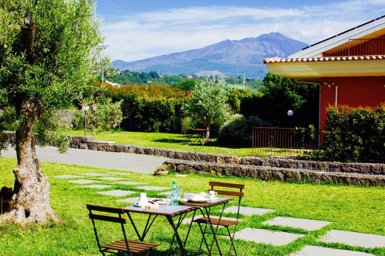 B&B Il Vulcano Aci Catena Exterior foto