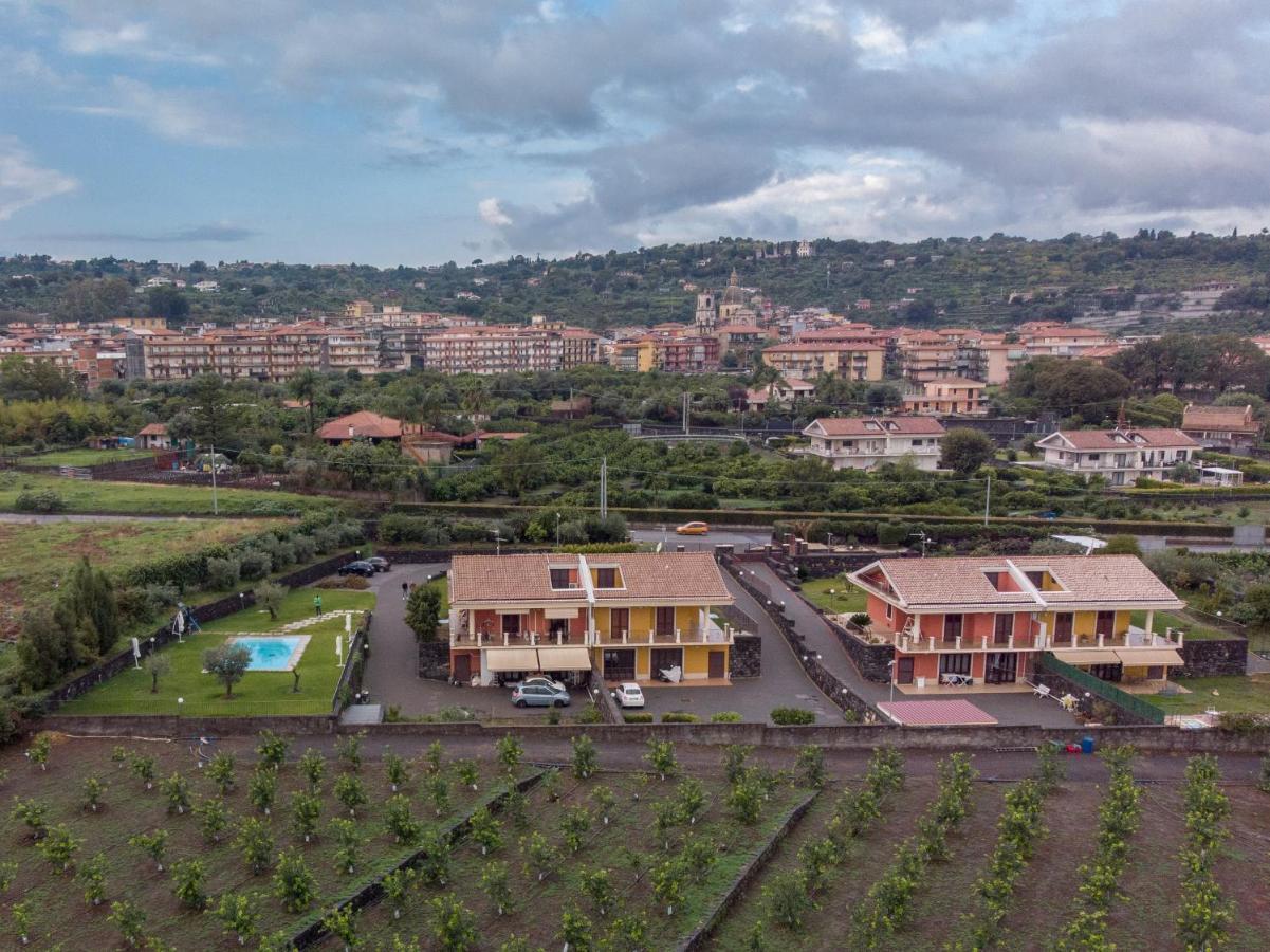 B&B Il Vulcano Aci Catena Exterior foto