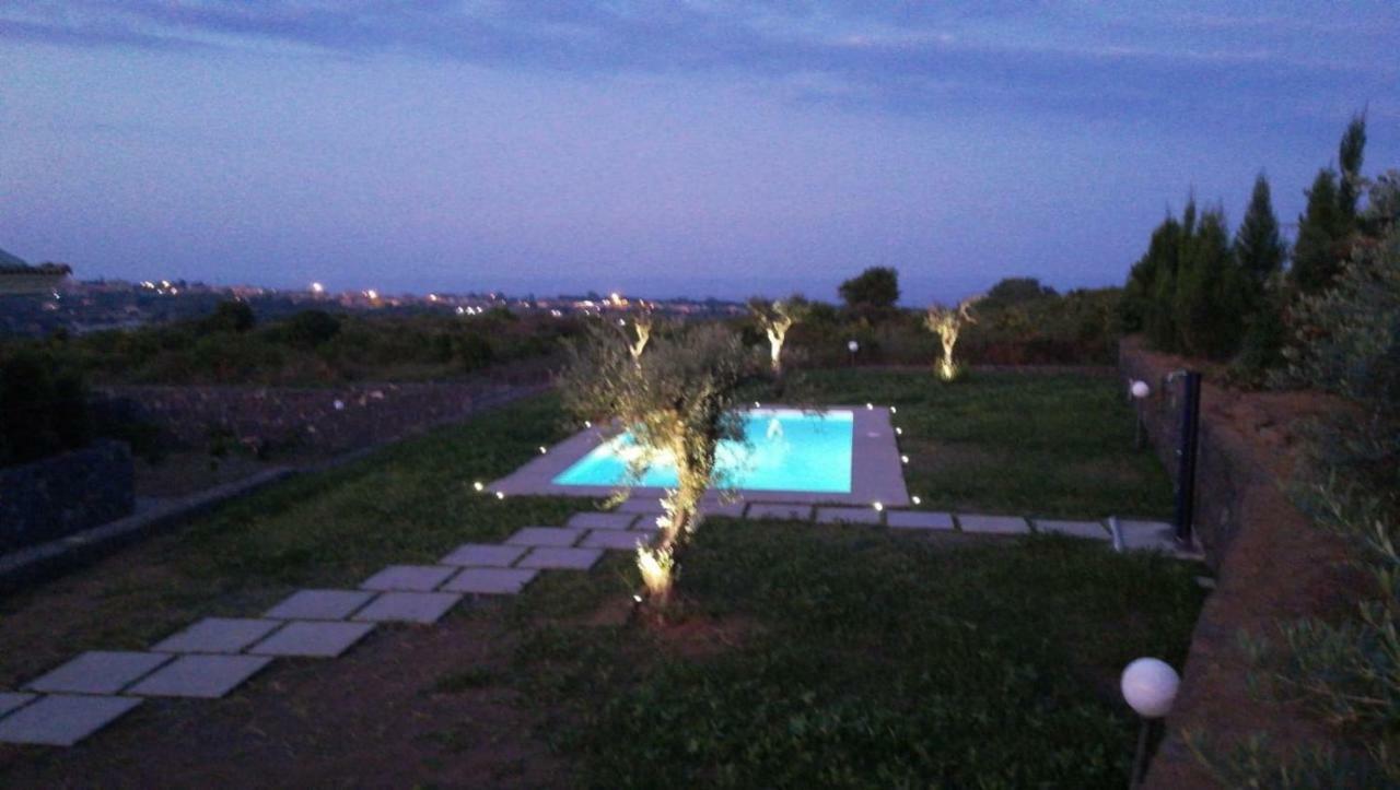 B&B Il Vulcano Aci Catena Exterior foto