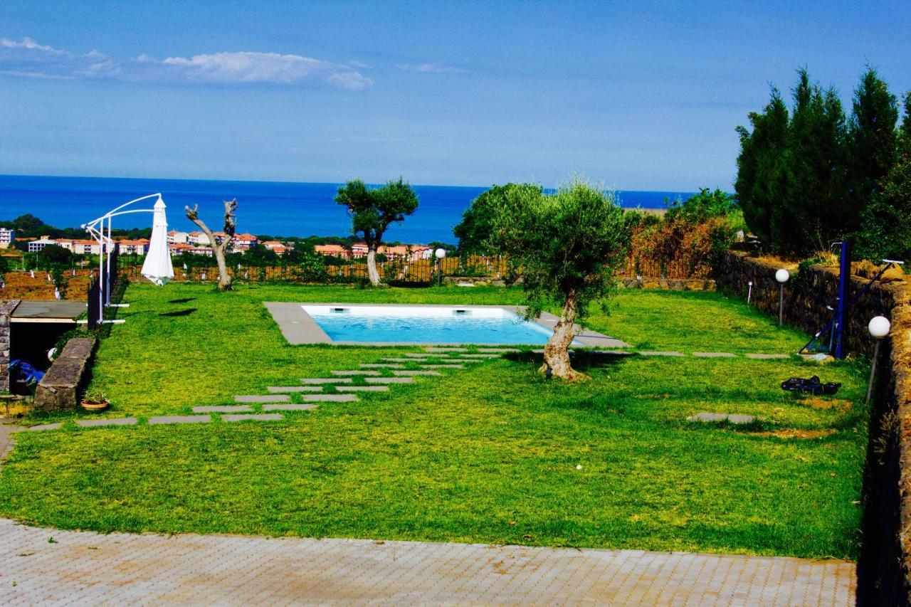 B&B Il Vulcano Aci Catena Exterior foto